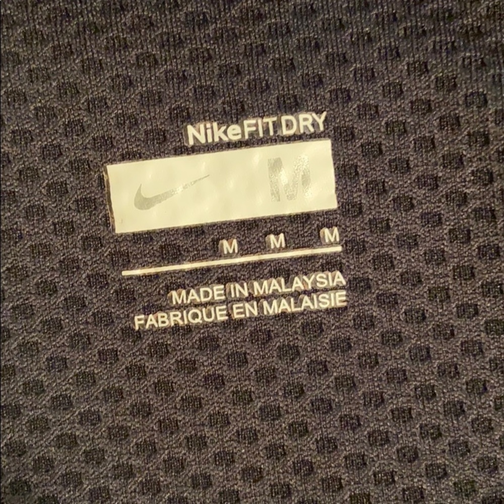 A pullover - Picture 3 of 4